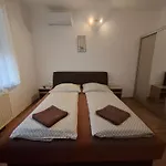Ilona Apartmanhaz Siófok