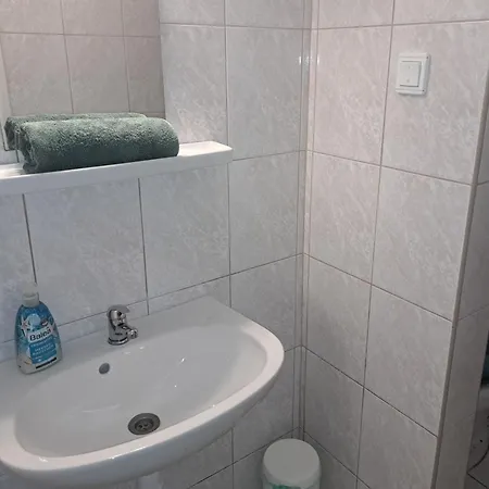 Ilona Apartmanhaz *