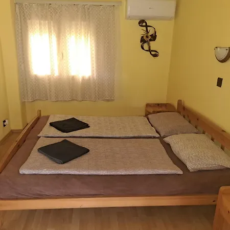 Daire Ilona Apartmanhaz *