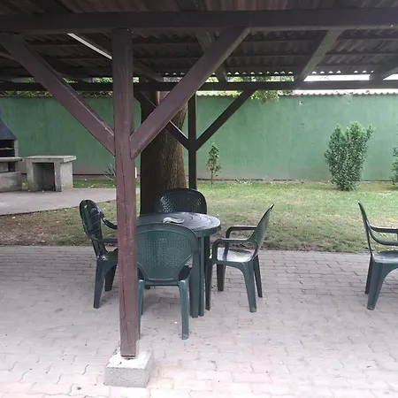 Daire Ilona Apartmanhaz *