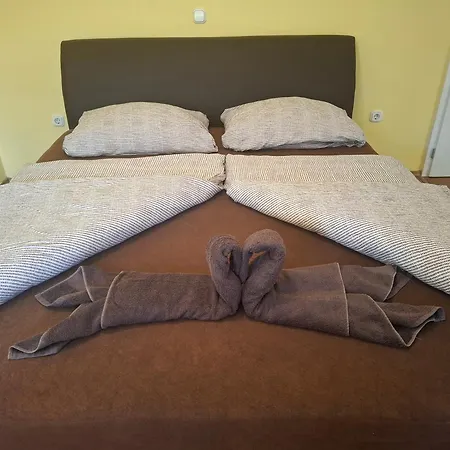 Ilona Apartmanhaz Daire Siofok