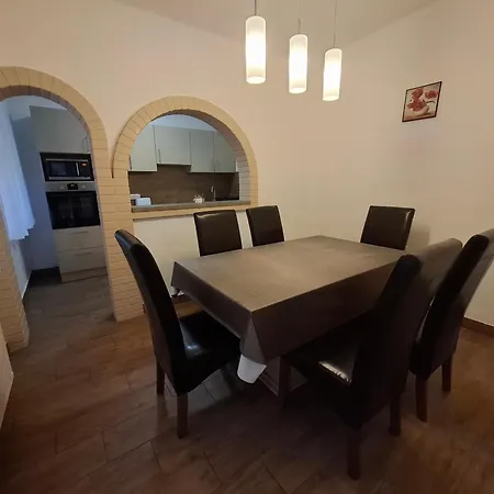 Ilona Apartmanhaz Lägenhet *