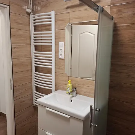Daire Ilona Apartmanhaz *