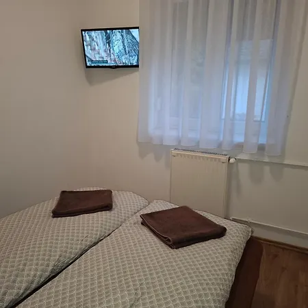 Ilona Apartmanhaz *