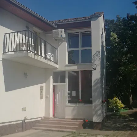 Ilona Apartmanhaz * Siófok