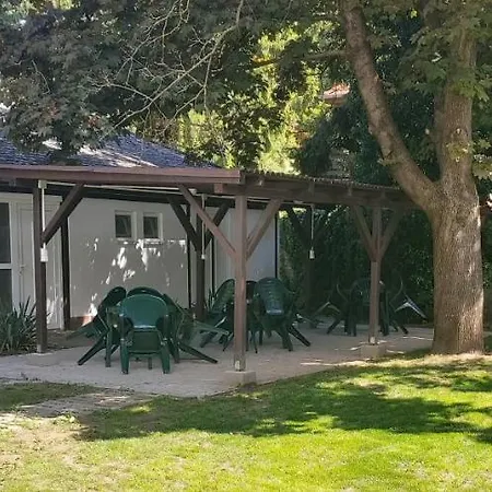 Ilona Apartmanhaz Apartament *