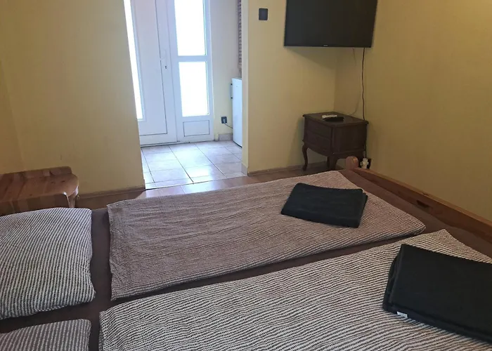 Ilona Apartmanhaz * שיופוק