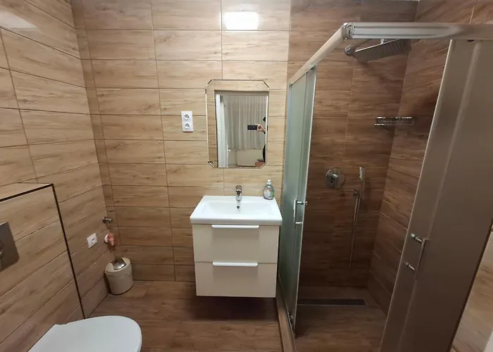 Ilona Apartmanhaz *