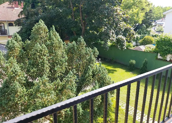 Ilona Apartmanhaz Lägenhet *