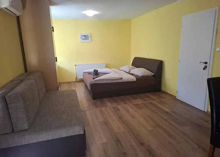 Ilona Apartmanhaz דירה