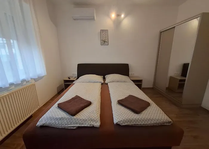 Ilona Apartmanhaz שיופוק