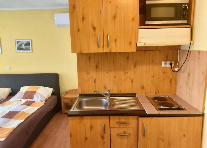 Ilona Apartmanhaz *